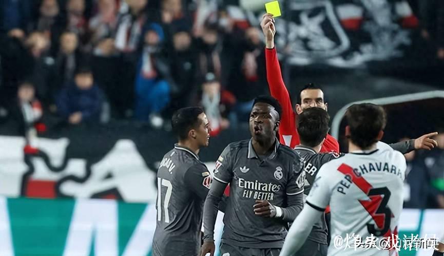 皇马电视台怒批裁判:这不是疏忽,而是刻意偏袒! 皇马电视台怒批裁判:这不是疏忽,而是刻意偏袒!